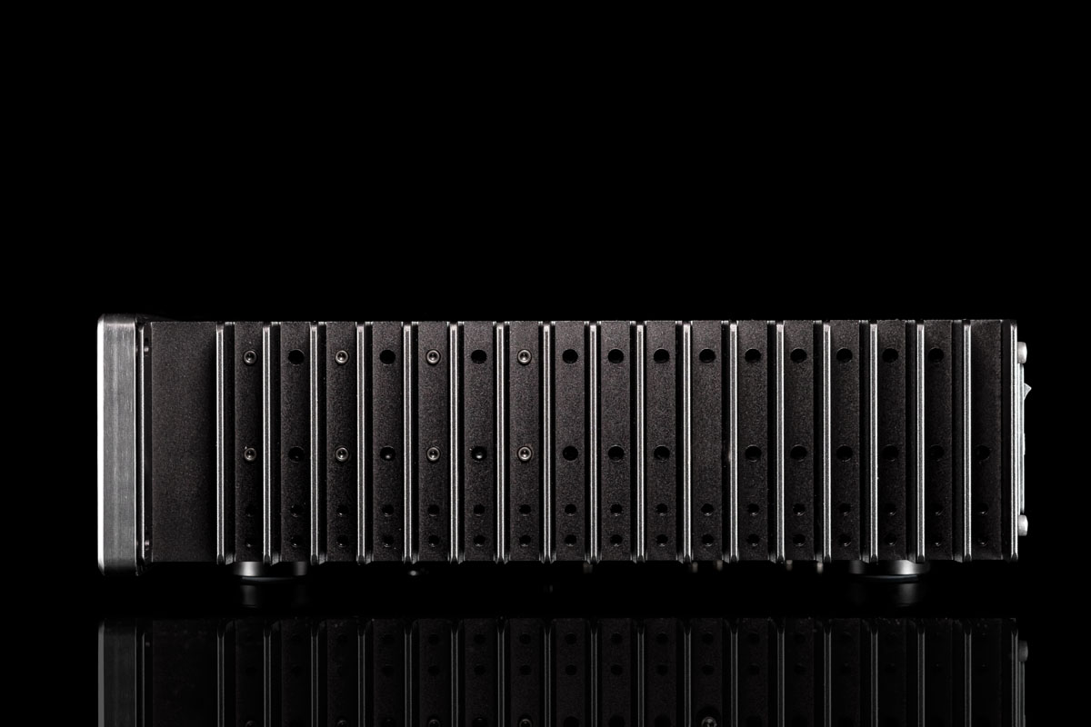 Everest Server Ascent — finned side profile