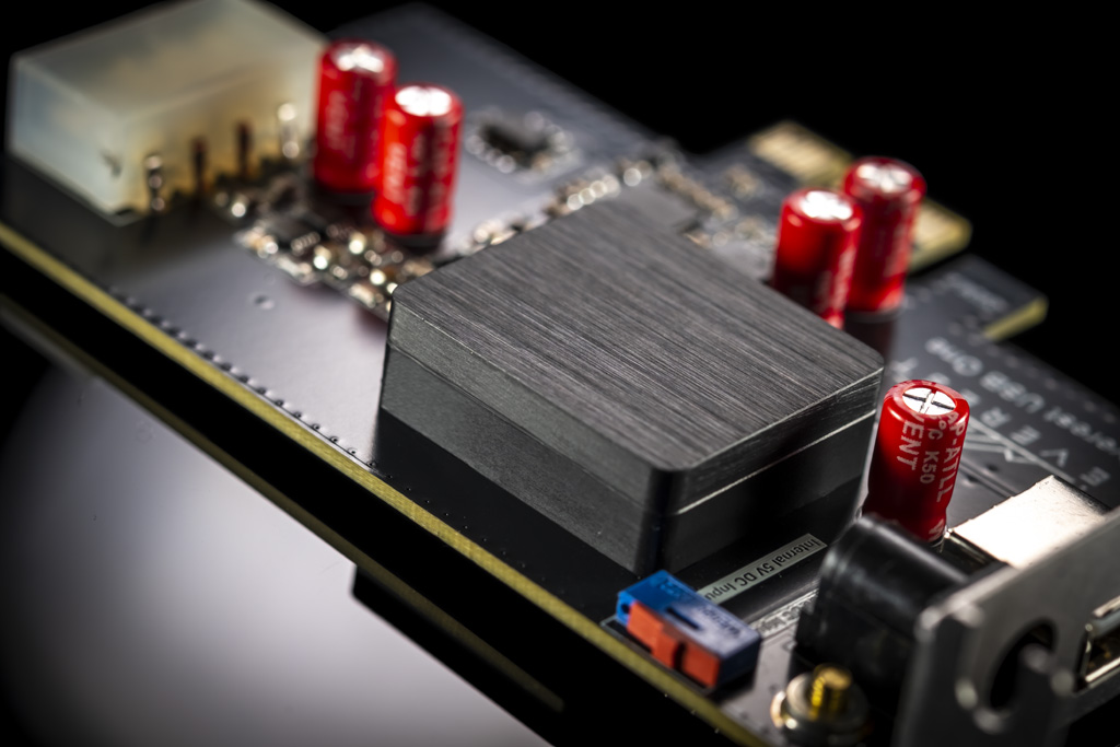 Everest USB One — low phase noise clock enclosure